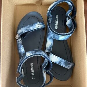 Steve Madden Kids Tie-Dye Sandals